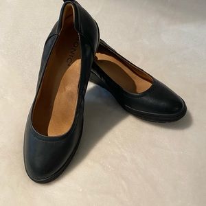 Women’s Size 6 Vionic Jacey Black Leather Wedge Shoe